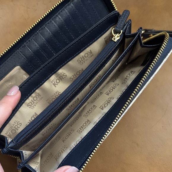Michael Kors Monogram Wristlet Wallet in Cream and Navy - Picture 5 of 7
